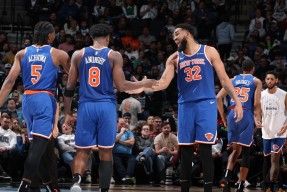 爱游戏网站 -关于赛后尼斯绝杀压哨——NBA季后赛节点到来，气氛紧张，细节决定成败的信息