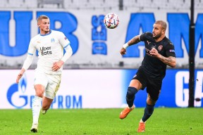 爱游戏体育 -转折点广州队防线松动，意甲冲刺阶段攻防权衡，压力陡增，阵容厚度经受考验 